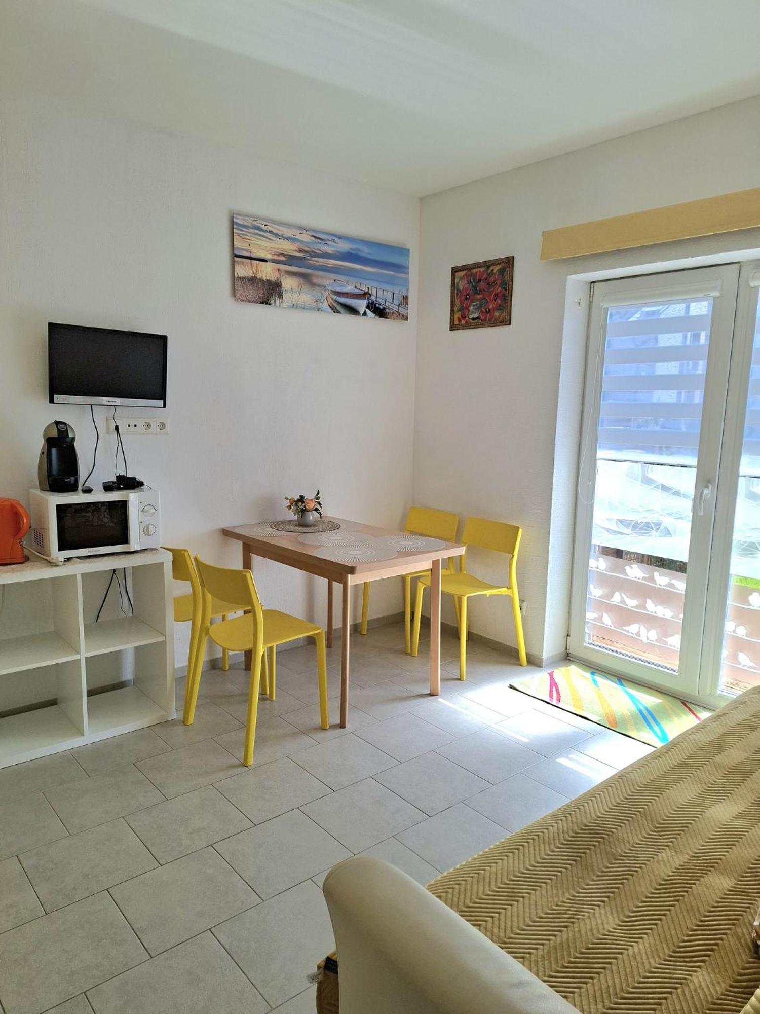Geltoni Apartamentai Паланга Екстер'єр фото